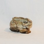 Antiker liegender Hase mit Möhre Hetian Jade